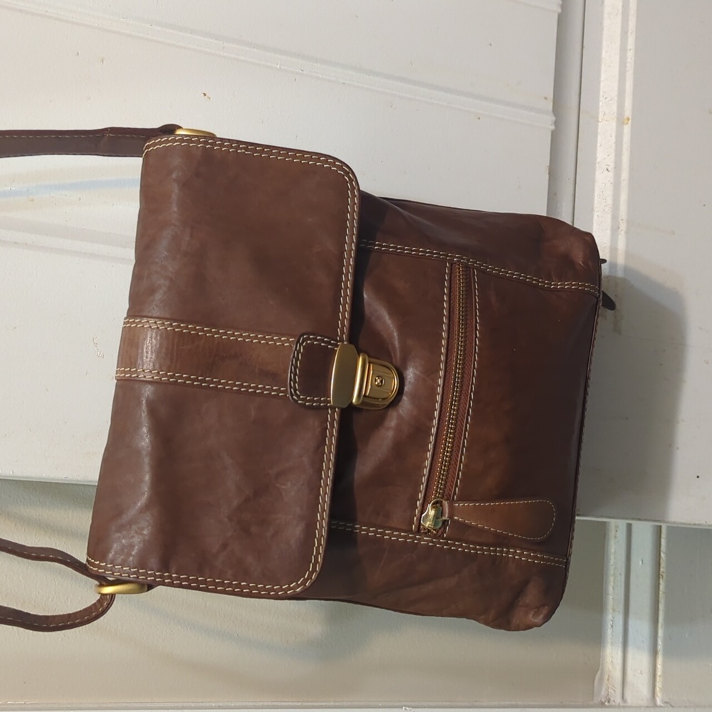 ili New York Toronto Crossbody Handbag